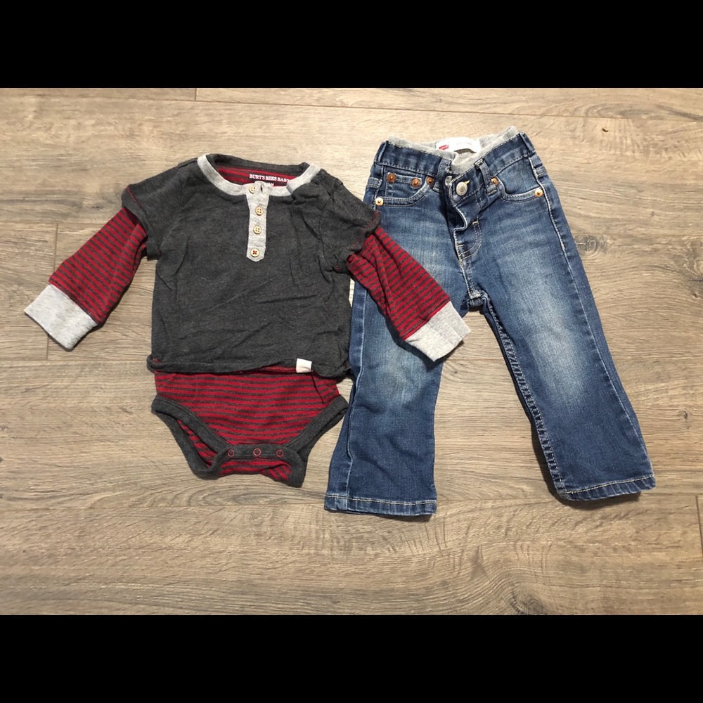 Burt’s bees onesie and Levi’s jeans